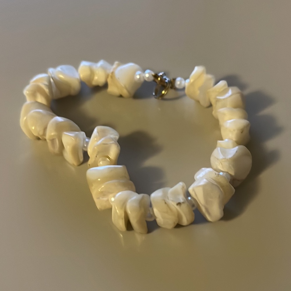Shell Bracelet - Picture 2 of 2